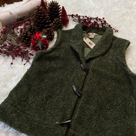 🪵🔥 WOOLRICH BOUCLÉ VEST - Picture 1 of 9